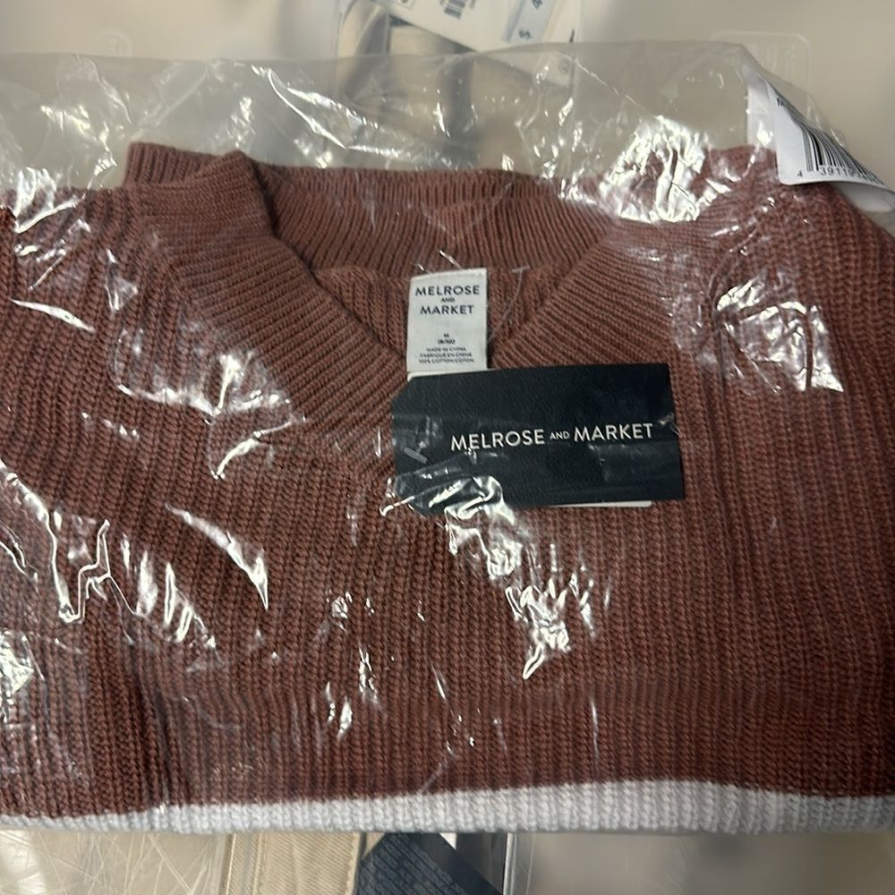 Melrose and Market Girls Varsity Sweater Tan Brown Stripe V Neck Size M 8 NWT - Picture 3 of 3
